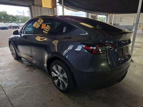 Used 2023 Tesla Model Y Long Range AWD/4WD image 4