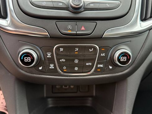 Used 2024 Chevrolet Equinox LT AWD/4WD image 30