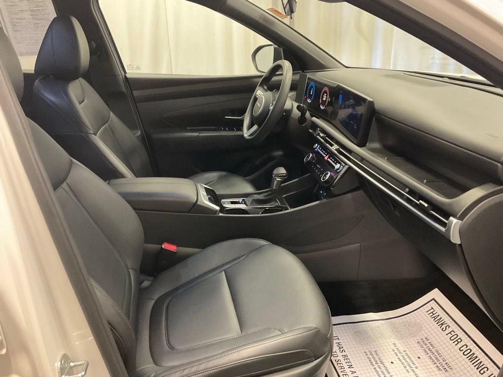 Used 2025 Hyundai Santa Cruz SEL FWD image 28