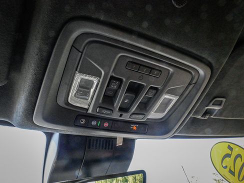 Used 2025 GMC Sierra 2500 Denali Ultimate image 27