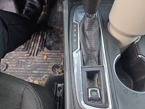 Used 2020 Chevrolet Equinox LT image 18