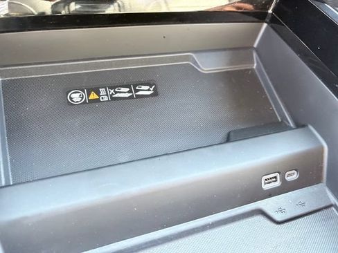 Used 2025 Chevrolet Tahoe Z71 w/ Z71 Off-Road Package AWD/4WD image 21