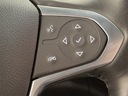 Used 2022 Chevrolet Traverse LT w/ LT Premium Package image 25