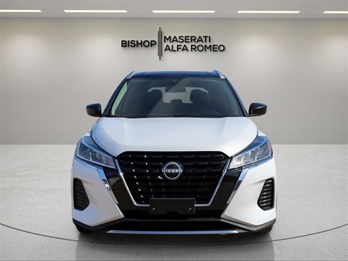 Used 2024 Nissan Kicks SV image 2