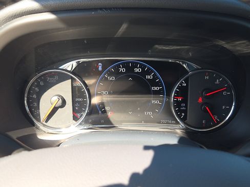 Used 2022 GMC Acadia Denali w/ Denali Ultimate Package FWD image 17