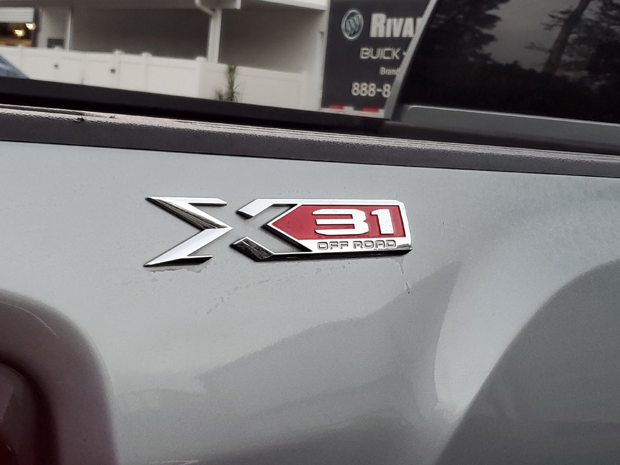 Used 2024 GMC Sierra 2500 SLT AWD/4WD image 9