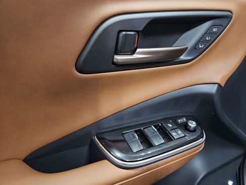 New 2025 Toyota Crown Signia image 10