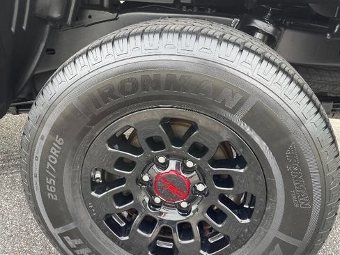 Used 2019 Toyota Tacoma TRD Sport image 18