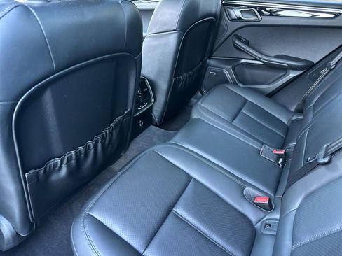 Used 2023 Porsche Macan image 13
