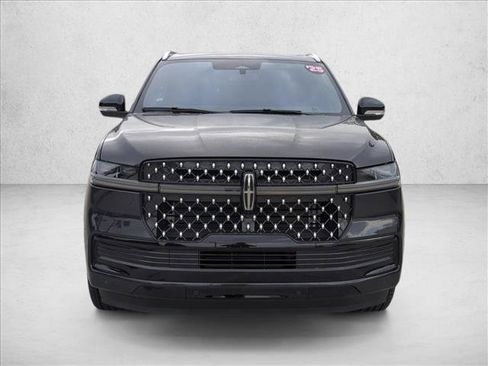 Used 2025 Lincoln Navigator L Black Label AWD/4WD image 2