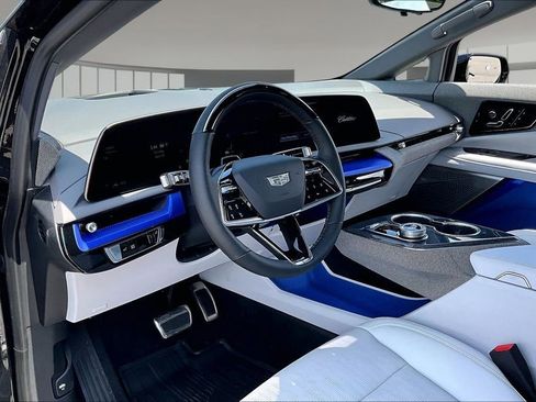 New 2026 Cadillac Optiq Luxury 2 RWD image 6
