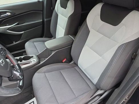 Certified 2024 Chevrolet Trax RS FWD image 22