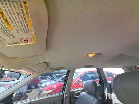 Used 2002 Saturn L-Series LW300 w/ Premium Pkg image 16