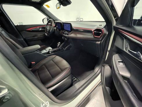 Used 2024 Chevrolet TrailBlazer RS w/ Driver Confidence Package image 28