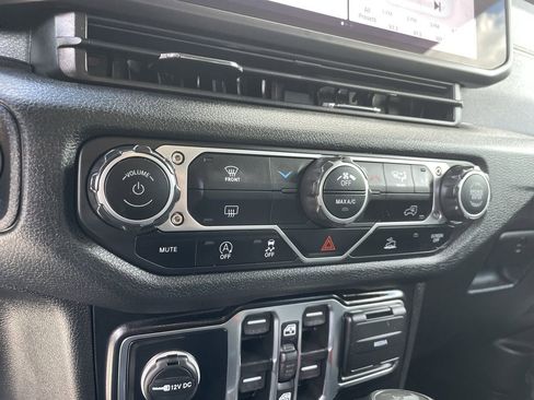 Used 2024 Jeep Wrangler Willys image 24