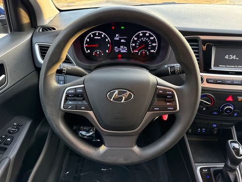 Used 2022 Hyundai Accent SE image 18