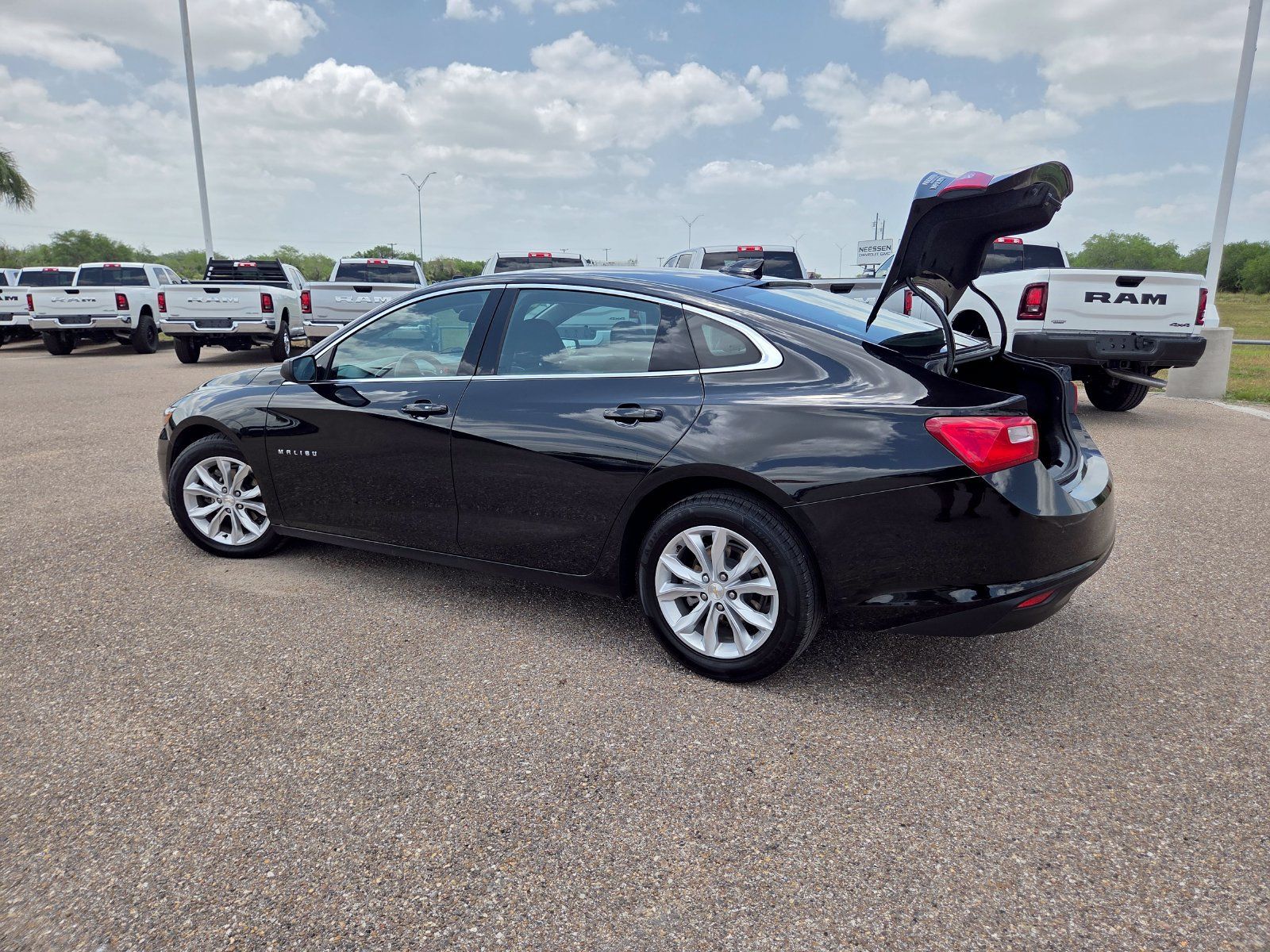 Used 2024 Chevrolet Malibu LT FWD image 25