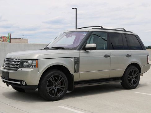 Used 2010 Land Rover Range Rover Supercharged AWD/4WD image 4