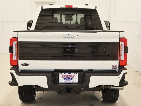 New 2025 Ford F350 Platinum w/ FX4 Off-Road Package image 7