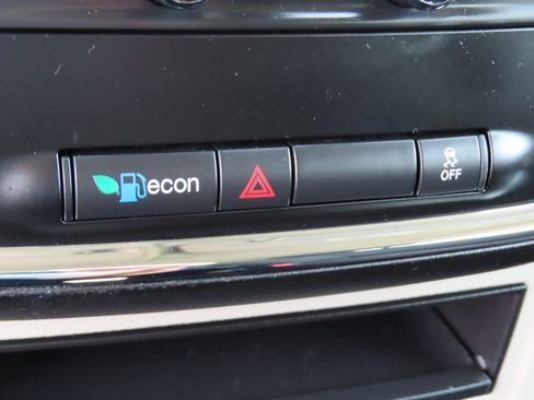 Certified 2020 Dodge Grand Caravan SE FWD image 7