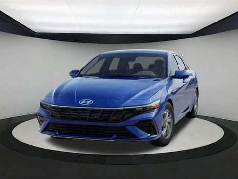 New 2025 Hyundai Elantra SE image 6