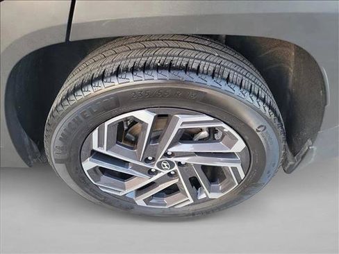Used 2025 Hyundai Tucson Limited AWD/4WD image 12