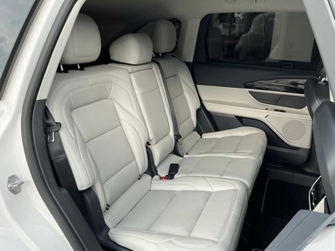 Used 2026 Lincoln Nautilus Premier AWD/4WD image 24