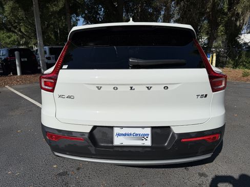 Used 2020 Volvo XC40 T5 Momentum AWD/4WD image 9