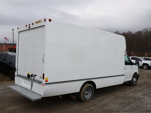 New 2026 Chevrolet Express 3500 w/ Power Convenience Package image 13