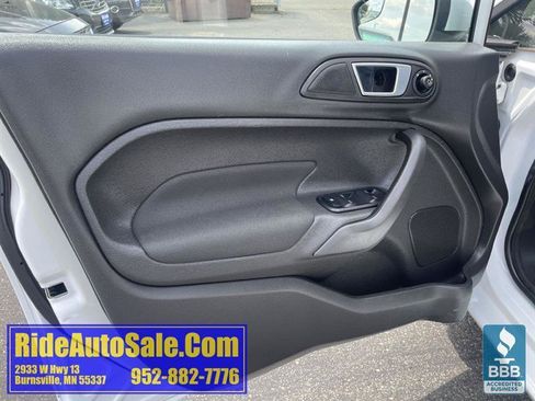 Used 2015 Ford Fiesta SE FWD image 9
