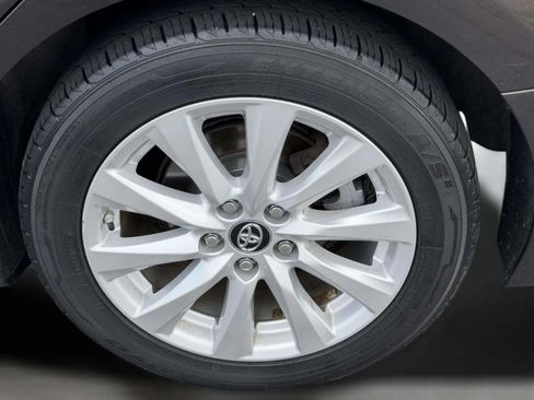 Used 2018 Toyota Camry LE FWD image 35