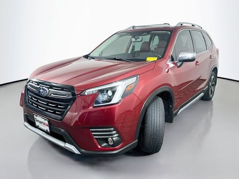 Used 2023 Subaru Forester Touring AWD/4WD image 3