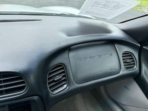 Used 1998 Chevrolet Corvette Coupe RWD image 49