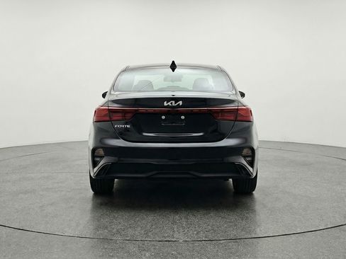 Used 2024 Kia Forte LXS image 7