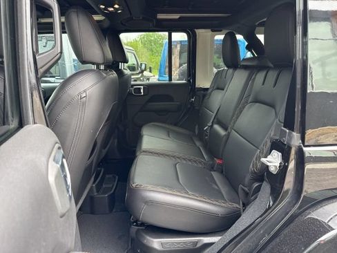 Used 2023 Jeep Wrangler Unlimited Sahara AWD/4WD image 12