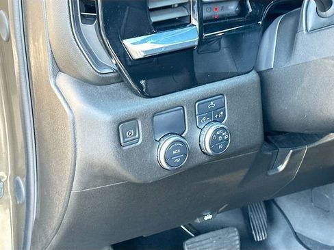 Used 2024 GMC Sierra 1500 Elevation image 10