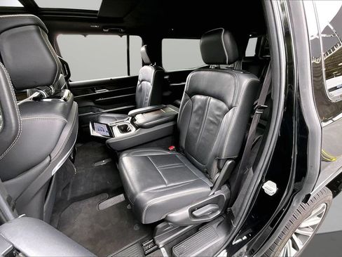 Used 2023 Jeep Grand Wagoneer Series II AWD/4WD image 22