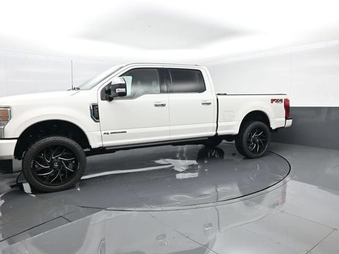 Used 2022 Ford F250 Platinum w/ FX4 Off-Road Package AWD/4WD image 24
