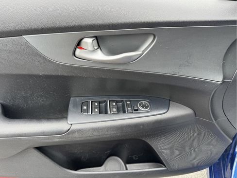 Used 2020 Kia Forte LXS FWD image 13