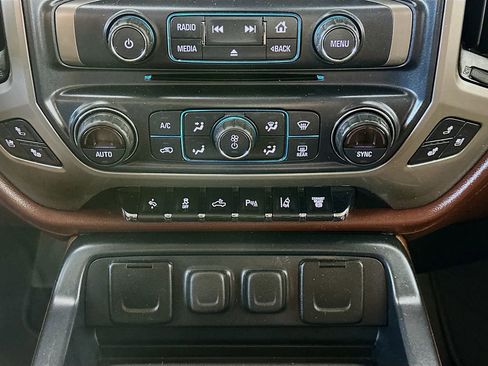 Used 2017 Chevrolet Silverado 2500 High Country w/ Duramax Plus Package AWD/4WD image 18