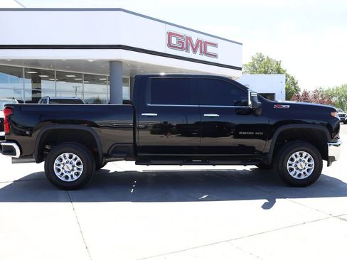 Used 2021 Chevrolet Silverado 2500 LTZ AWD/4WD image 7