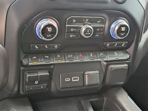 Used 2020 GMC Sierra 1500 AT4 w/ AT4 Premium Package image 16