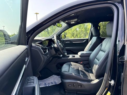 Used 2024 GMC Acadia Elevation w/ Trailering Package AWD/4WD image 10