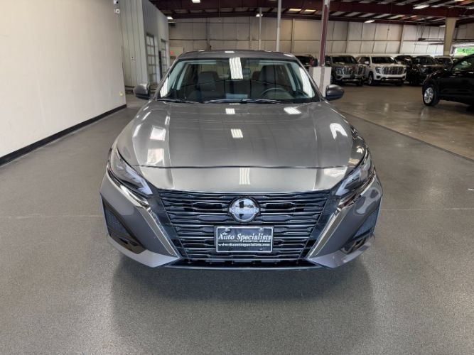 Used 2025 Nissan Altima 2.5 SV FWD image 7