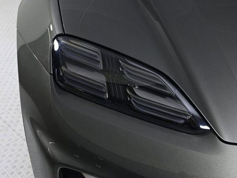 Certified 2025 Porsche Macan 4 Electric image 24