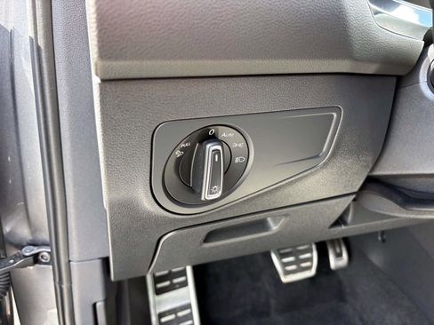 Used 2024 Volkswagen Tiguan SEL R-Line image 14