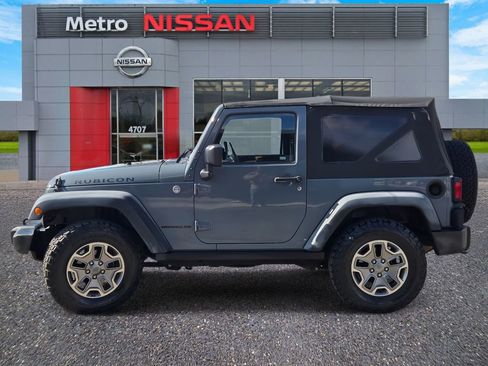 Used 2015 Jeep Wrangler Rubicon w/ Power Convenience Group image 3