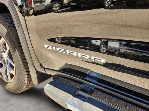 New 2026 GMC Sierra 1500 SLE w/ Preferred Package RWD image 11