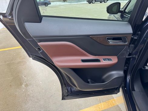 Used 2018 Jaguar F-PACE S image 24