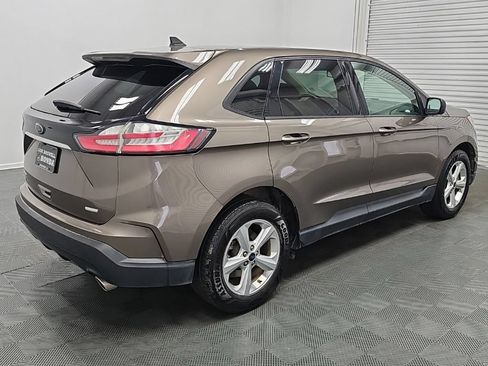 Used 2019 Ford Edge SE FWD image 9